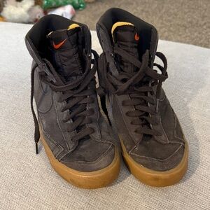 Nike Men’s Brown Blazer Sneakers